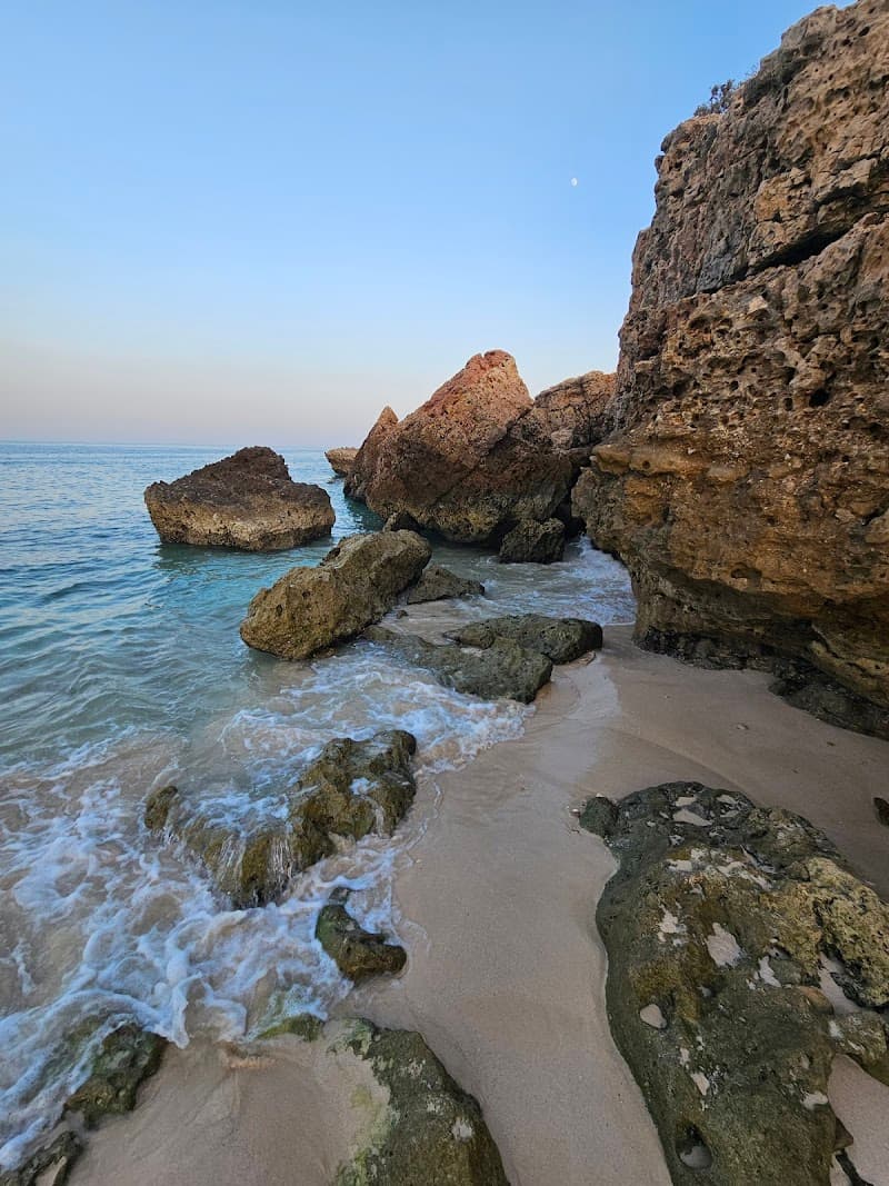 Shuway'ir Beach