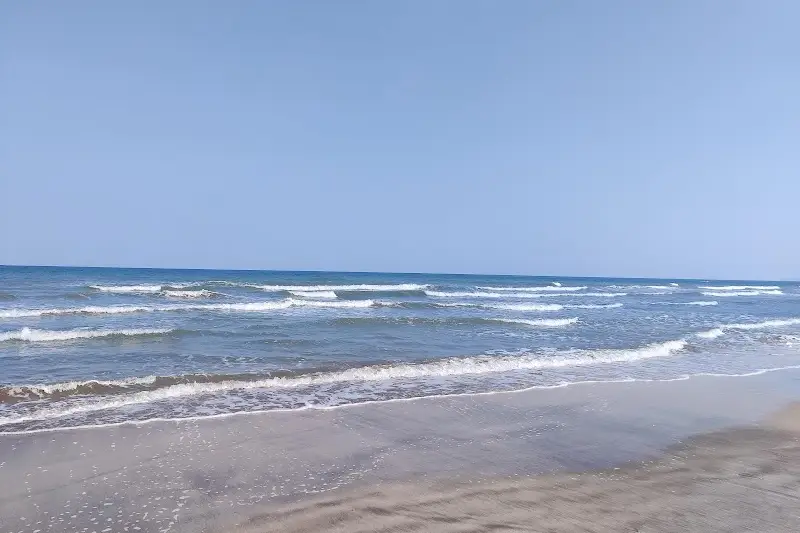 شاطئ العذيبة