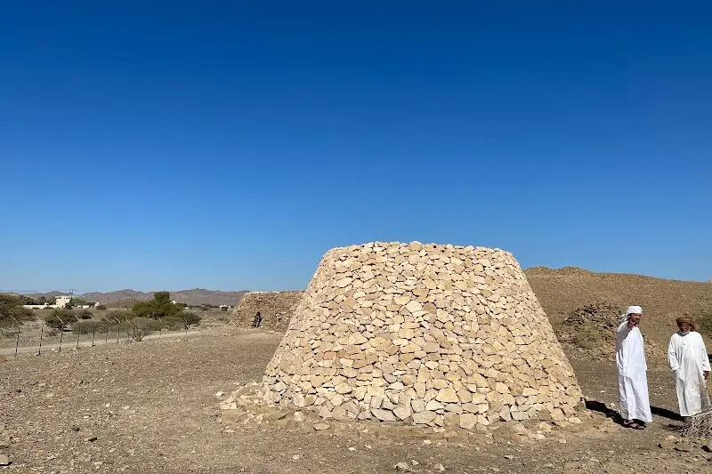 آثار مدافن بات