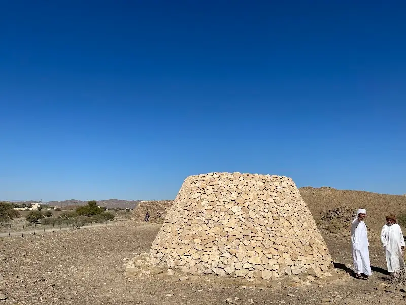 آثار مدافن بات