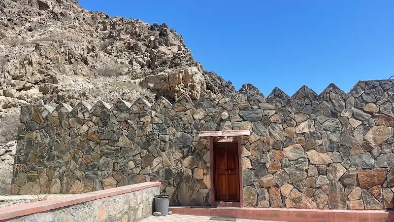 Salih Bin Houd Tomb